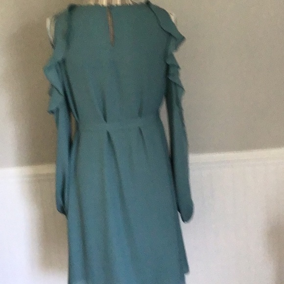 Gianni Bini Peek A Boo Shoulder Dress Size Small - Picture 3 of 4